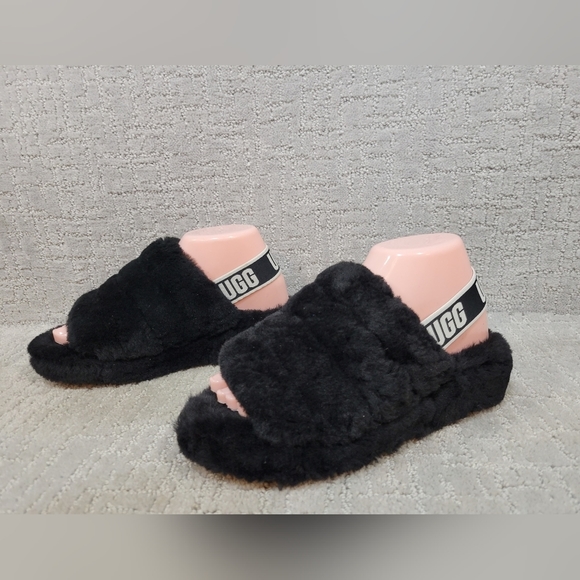 UGG Shoes - UGG Fluff Yeah Women' Size US 6 Black  Sheepskin Slide On Slipper Shoes. 1095119
